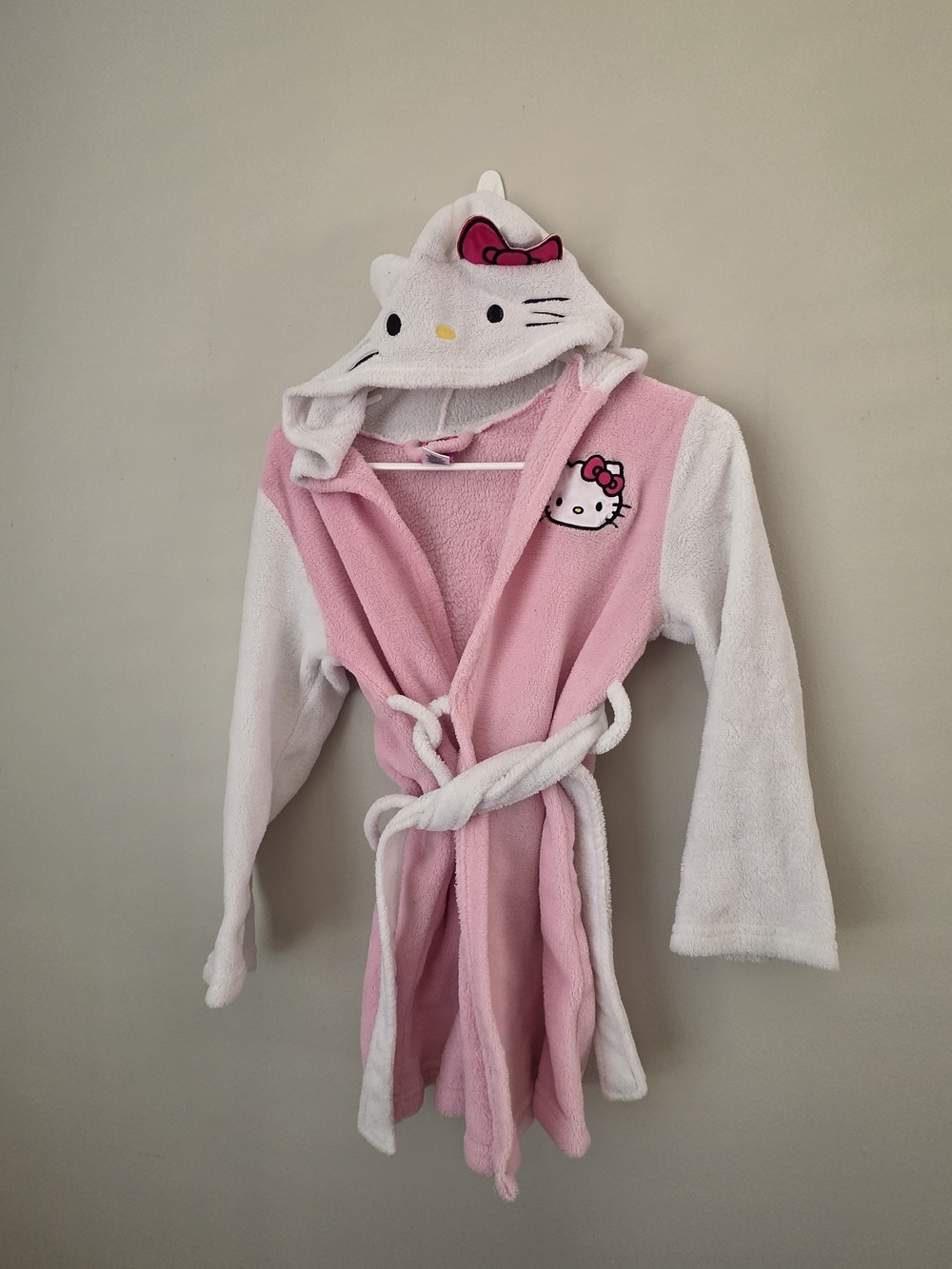Hello Kitty Plush Hooded Kids Robe in Pink and White